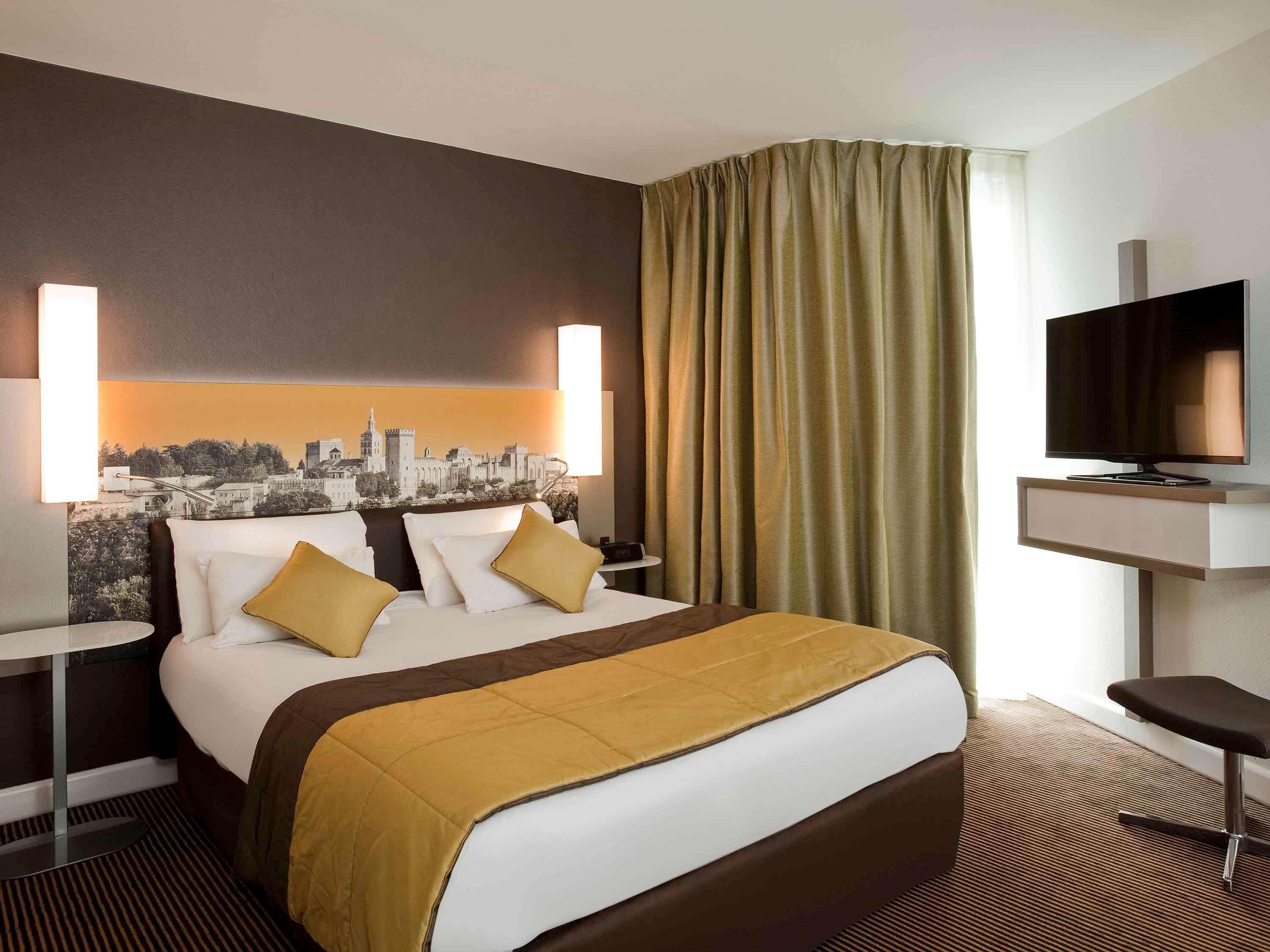 Mercure Centre Palais Des Papes 4*