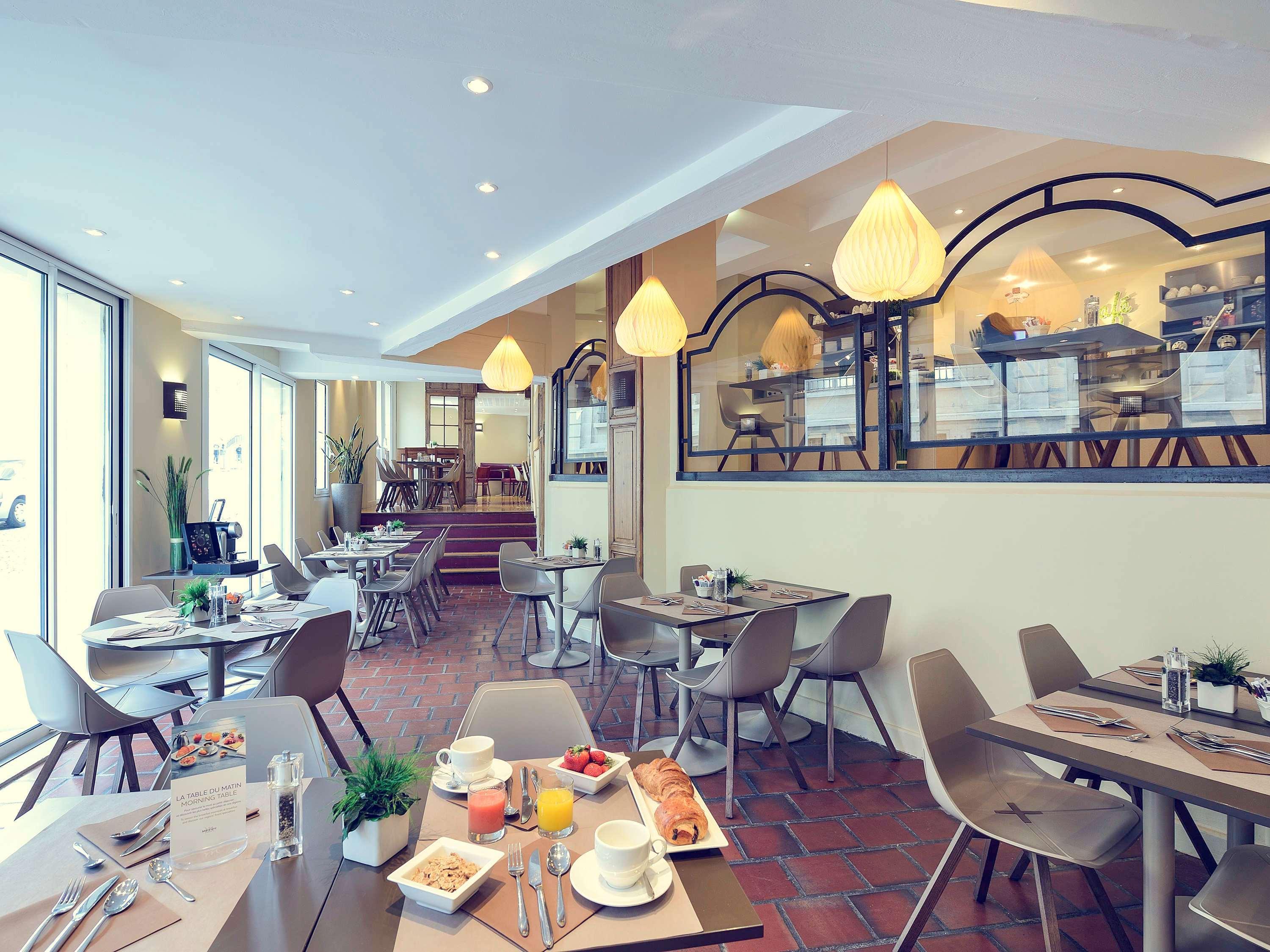 Mercure Centre Palais Des Papes Hotel 4*